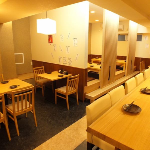 [Total number of seats: 36!] There are tables, counter seats, and tatami mat seats.