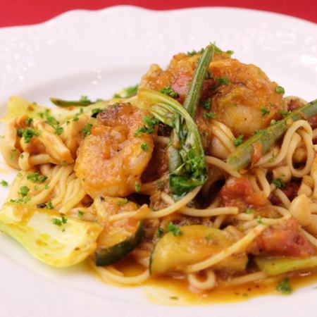 [Today's lunch course/main dish] Pasta seafood (with scallops and shrimp)