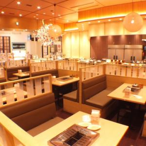 Table seat where you can relax and calm down.Because frying skewer at the seat flyer is fun !! ※ Photos are affiliated stores.