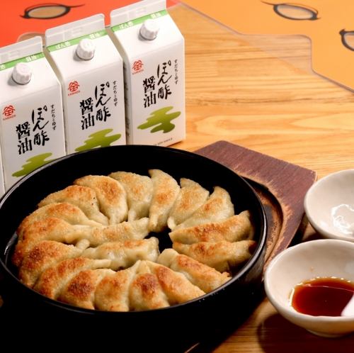 博多名物【鉄鍋餃子】をはじめ、お酒のすすむ逸品が充実♪