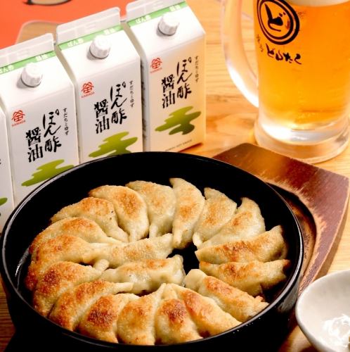 博多名物【鉄鍋餃子】をはじめ、お酒のすすむ逸品が充実♪