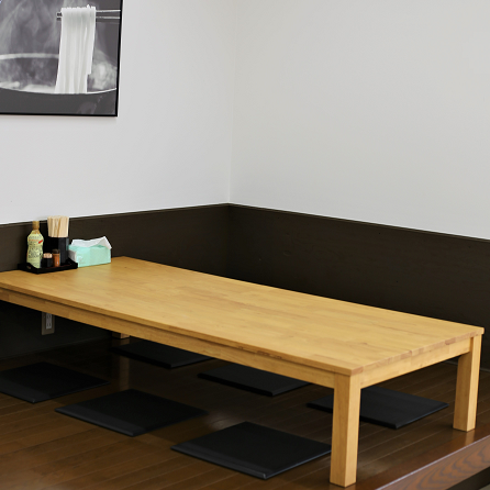 We have prepared tatami mat seats where you can take off your shoes and relax! It's perfect for dining with family, friends, or colleagues. Enjoy your meal.We are looking forward to seeing all of you at our store.