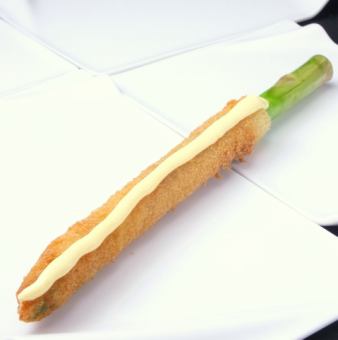 グリーンアスパラの一本揚げ