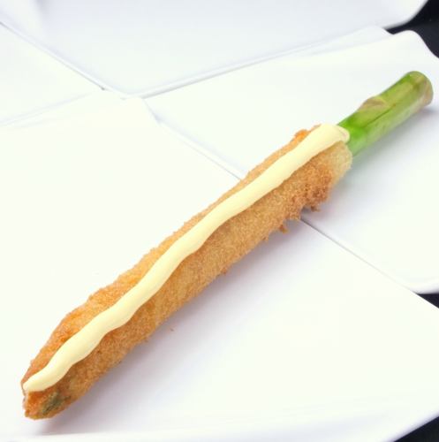 グリーンアスパラの一本揚げ