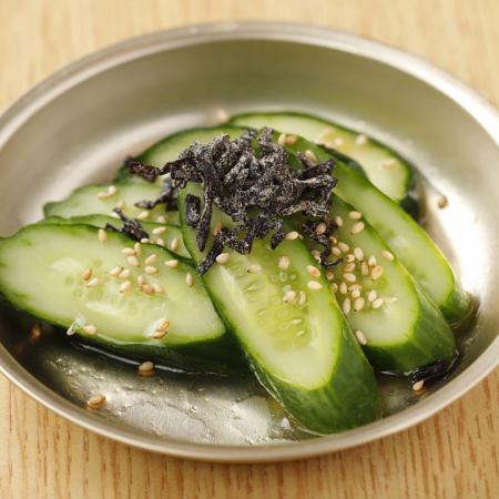 Refreshing instant pickled cucumber