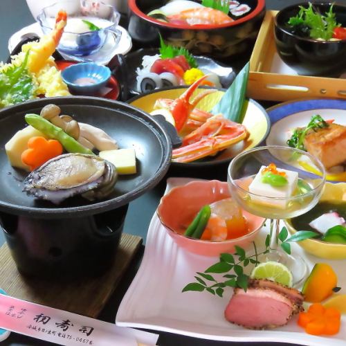 Hospitality 寿司 by sushi and dishes of the special ingredients