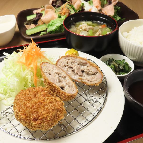 【◆こだわりの肉感◆】自家製メンチカツ