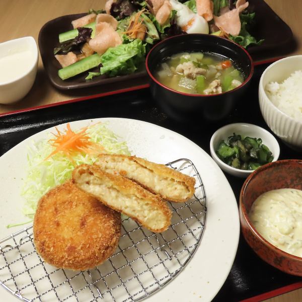 【◎贅沢な一品◎】自家製カニクリームコロッケ