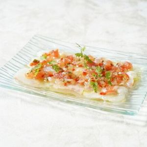 鯛のカルパッチョ～季節のソース～