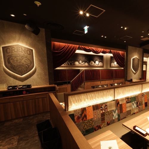 劇場を連想させる大人空間