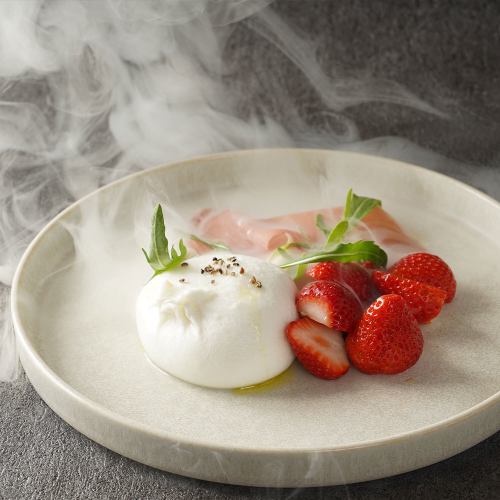 素材本来の味を引き出す。舌だけでなく視覚でも楽しむ。