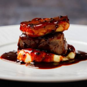 【通常】牛フィレ肉とフォアグラのロッシーニ~黒トリュフのソース~