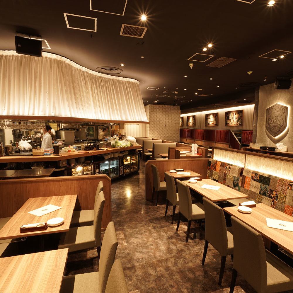 欧州の劇場を連想させる空間♪最大40名様の同時着席宴会も◎