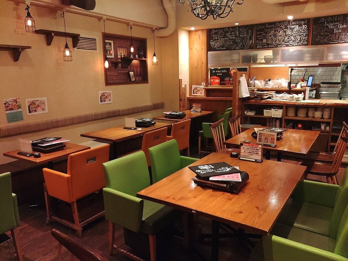 旨辛の名物「赤から鍋」をはじめ、名古屋の絶品料理が所狭しと並びます☆