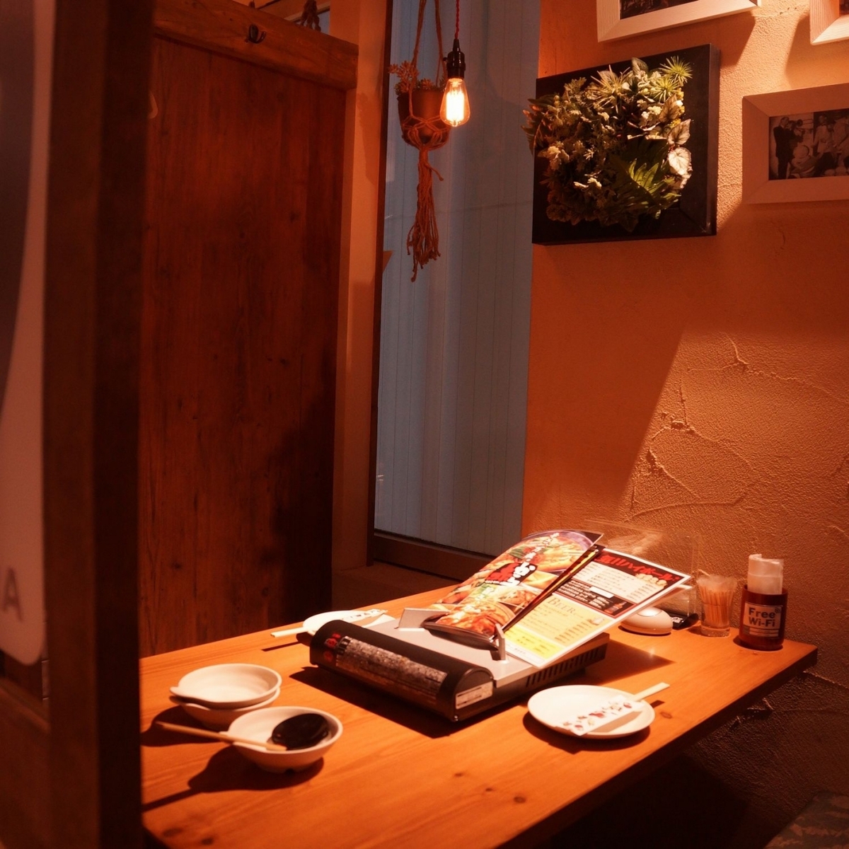 お洒落なカフェ風の店内はカジュアルデートにぴったり♪