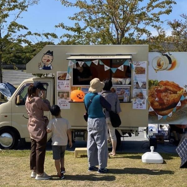 ペロリネスキッチンカー☆エフピコアリーナで出店中！