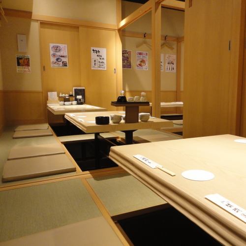 <p>日本情緒溢れる和の佇まい。カウンターや広々座席で寿司の味わいを感じるも良し、会社の同僚と飲むも良しです。</p>