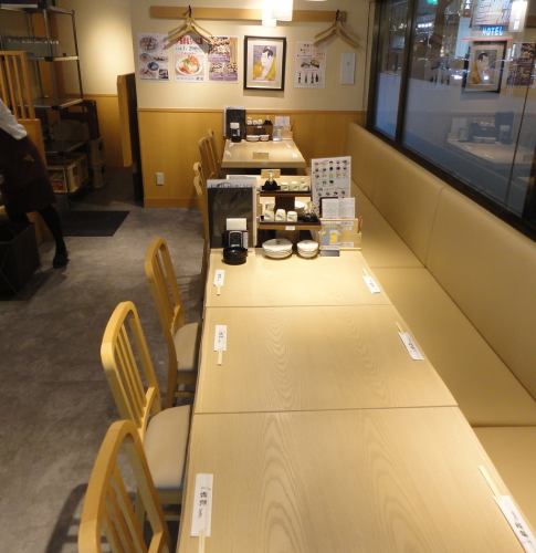 <p>We also have spacious table seats! The size of the restaurant doesn&#39;t bother you, so it&#39;s perfect for drinking parties and dining.</p>