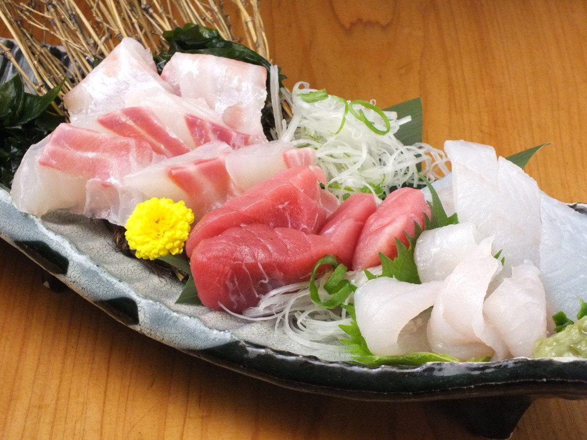 We are particular about freshness and quality and send directly from the production area from Himi City, Toyama Prefecture and Tateyama, Chiba Prefecture!