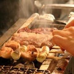 直接在生产区用Bin子木炭和新鲜的鱼烤制的烤串！