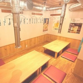 최대 14분까지 OK의 파고다츠석 있습니다.다리를 펴고 편히 쉬실 수 있는 자리입니다.※혼잡시는(특히 주말, 공휴일 전날, 공휴일) 테이블석에서의 2명, 좌석석 소에서의 3명, 좌석석대에서의 4명으로의 예약은 좌석의 이동을 부탁하는 경우가 있습니다.작은 가게이므로 협력 정도 잘 부탁드립니다.