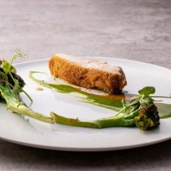 【シャルモン】季節を感じる前菜、魚・肉料理<シャンパン付>¥7,530→¥6,200(水~金限定)