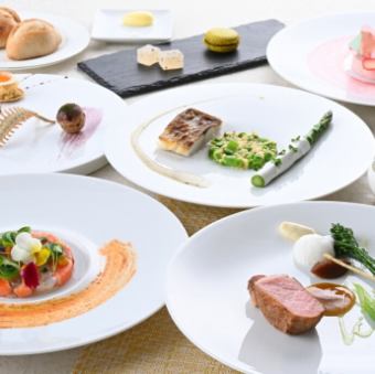 アニバーサリーランチB　＜33階からの眺望確約＞　乾杯ドリンク・メッセージプレート付き