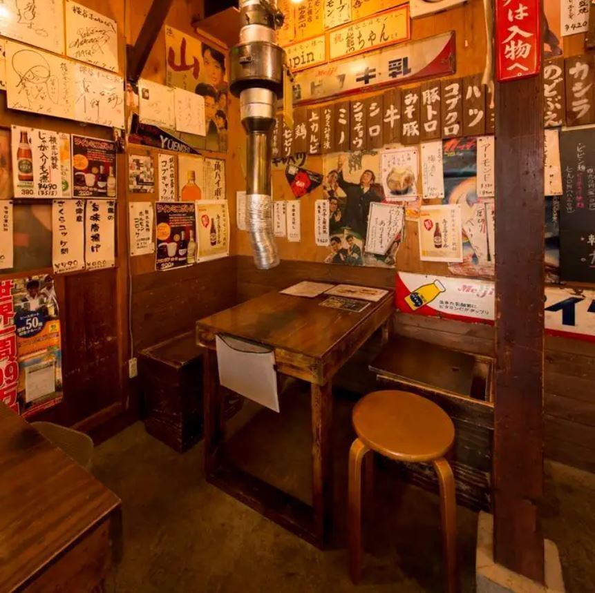 小山駅近くの路地裏にある隠れ家的ホルモン屋！落ち着いた店内◎