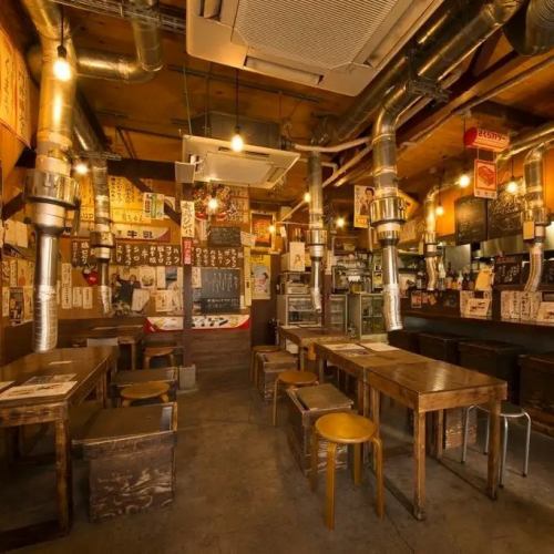 在懷舊的昭和時代餐廳享用最美味的內臟料理◎