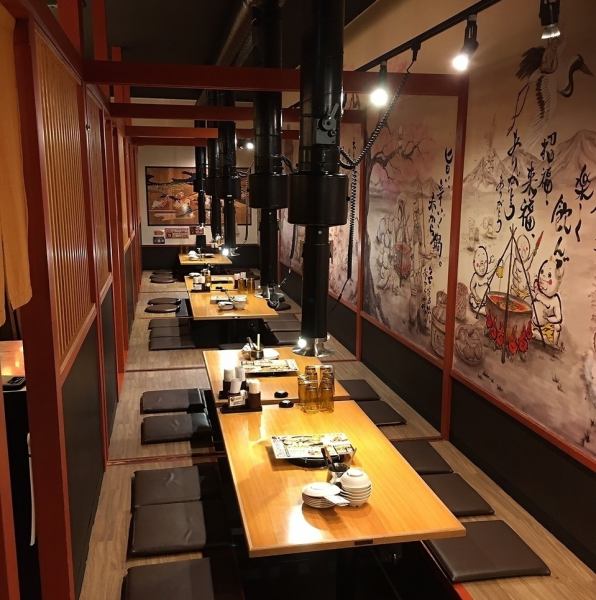 The interior of the store is based on a warm red color scheme.The large lights scattered here and there are lanterns that create a Japanese atmosphere. The moment you sit down, you'll feel a sense of comfort and relaxation.There is ample space between each table, so you can enjoy a private space. Perfect for girls' nights or small parties! Feel free to drop by after work!