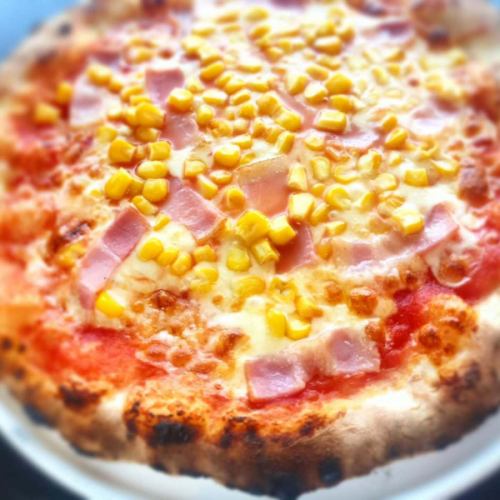 もう一丁、今週のランチピッツァです。
『たっぷりコーンとベーコンのピッツァ』
サラダ、ドリンク付き1,200円です。

#横浜 #戸塚 #踊場 #イタリアン #ピザ #ピッツァ #ナポリピザ #ナポリピッツァ #パスタ #ランチ #ディナー #デザート #ドルチェ #予約 #pizza #pasta 

pizzeria&trattoria fortuna
ピッツェリア & トラットリア
フォルトゥーナ
定休日:水曜日
火曜日はしばらく休業します

ランチ 11:30〜15:00(L.O14:00)
最終入店14:00
ディナー 18:00〜22:00(L.O21:00)
最終入店21:00

TEL:045-567-8448