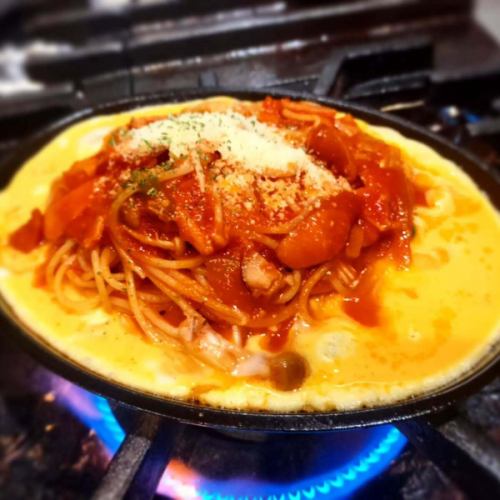 Our recommended pasta for dinner is "Teppanyaki Special Neapolitan"✨

I poured an egg over hot pasta.
Mix well and enjoy while huffing and puffing!

#Yokohama #Totsuka #Odoriba #Italian #Pizza #NapolitanPizza #NapoliPizza #Pasta #Lunch #Dinner #Dessert #Dolce #Reservation #pizza #pasta

pizzeria&trattoria fortuna
Pizzeria & Trattoria
Fortuna
Closed: Tuesdays and Wednesdays

Lunch 11:30-15:00 (L.O. 14:00)
Last entry 14:00
Dinner 18:00-22:00 (L.O. 21:00)
Last entry 21:00

TEL:045-567-8448