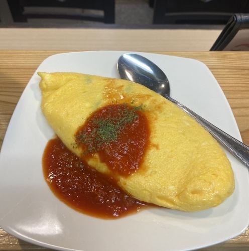 店主自慢！ニラ玉オムレツ　自家製トマトソース添え