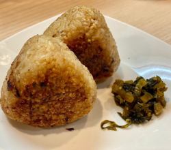 店主自慢の炭火焼きおにぎり1個