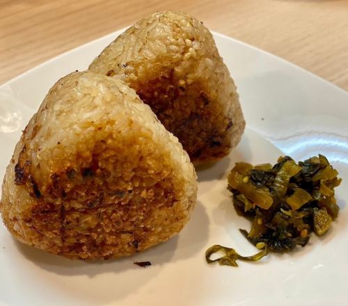 店主自慢の炭火焼きおにぎり1個