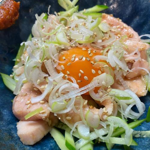 這是 Yakitori Aoiya！

【夏季推薦菜單】

來點雞腿肉粥怎麼樣？

您可能會驚訝於低溫烹調的豬大腿肉有多嫩！

#烤雞肉串青屋
#小田原八喜頓
#肉刺身小田原
#炭烤串 小田原
#大腿肉生拌飯