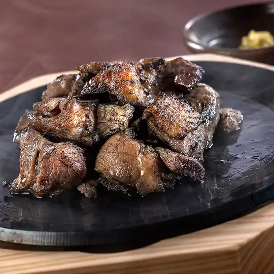 含2小時暢飲 [Jitokko輕食套餐 / 週五及假日前一天] 主菜是水餃！共11道菜，包括Jitokko烤雞。