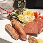 粗挽きポーク ボイルソーセージ/沖縄直送スパム