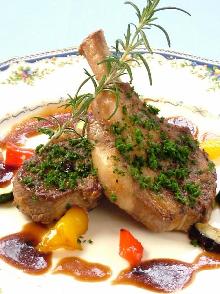 Grilled lamb with herbs Madera sauce