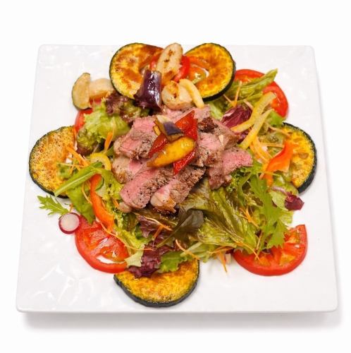 牛ロースステーキのサラダ仕立て バルサミコ酢風味