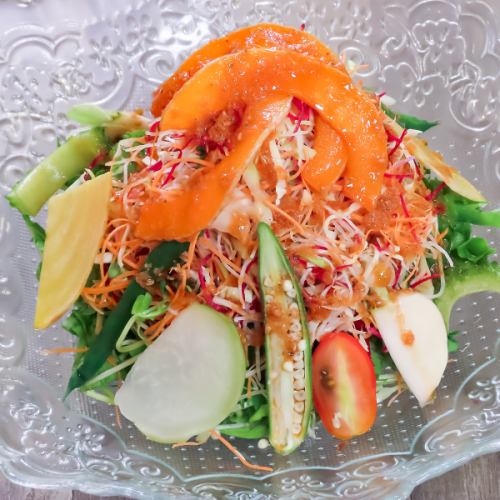 [Our recommendation] Vegetable salad from our contracted farm♪ Available for 1,200 yen (tax included)!