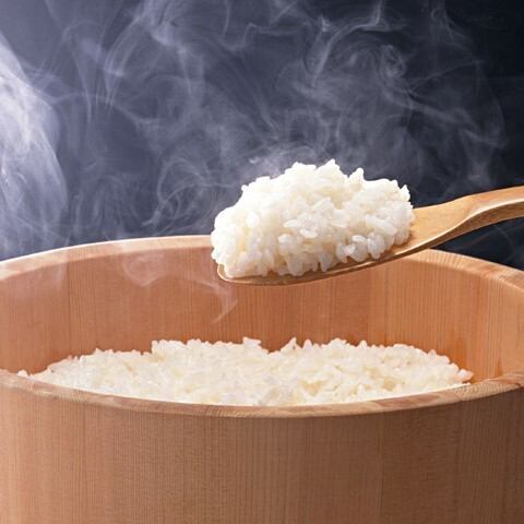 面条、米饭和汤