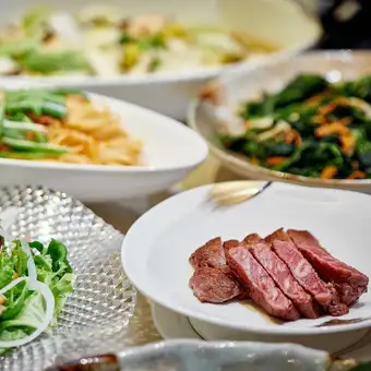 【個室での贅沢歓送迎会】極上和牛ステーキ＆ビュッフェ食べ飲み放題プラン~8,800円~