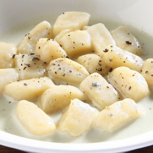 Potato gnocchi (Gorgonzola cheese sauce)