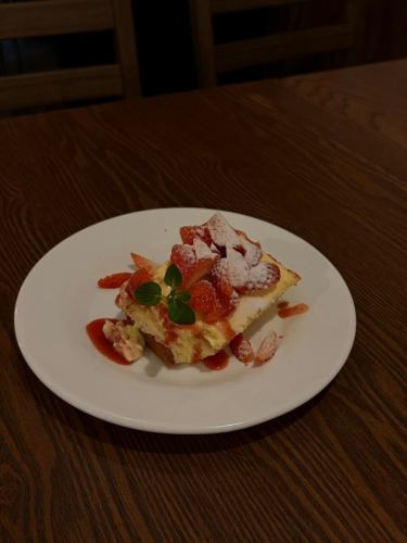 @pizzeria__baci 🍕
ピッツェリアバーチでは食後のデザートもございます🧑🏻🍳
🍨 バニラアイス〜エスプレッソ添え〜
バニラビーンズ入りの濃厚バニラアイスに、イタリア産珈琲豆をその場で挽いたエスプレッソを添えています。
濃厚で甘いバニラアイスに、エスプレッソの苦味が加わり、とても食べやすい一品です。
🙋♀️常連のお客様もお気に入りです
🍓苺のティラミス
大好評のいちごティラミスです。
期間限定ですが、多くのお客様にご好評いただいております。
数量限定で用意しております🍓🤍
💁♂️ティラミスは常連のお客様にもご好評いただいております✨
ピッツァやパスタ以外にも、お食事を最後までお楽しみください🍰
#高崎グルメ
#高崎レストラン
#群馬県グルメ
#群馬レストラン
#高崎イタリアン