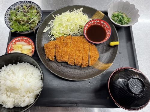 三元豚とんかつ定食