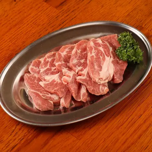 【クセが少なく食べやすい】お酒との相性抜群な『生ラムジンギスカン』