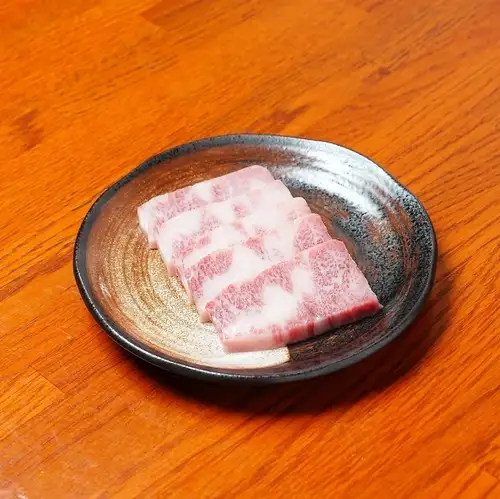 銘柄肉・白老牛の旨み!