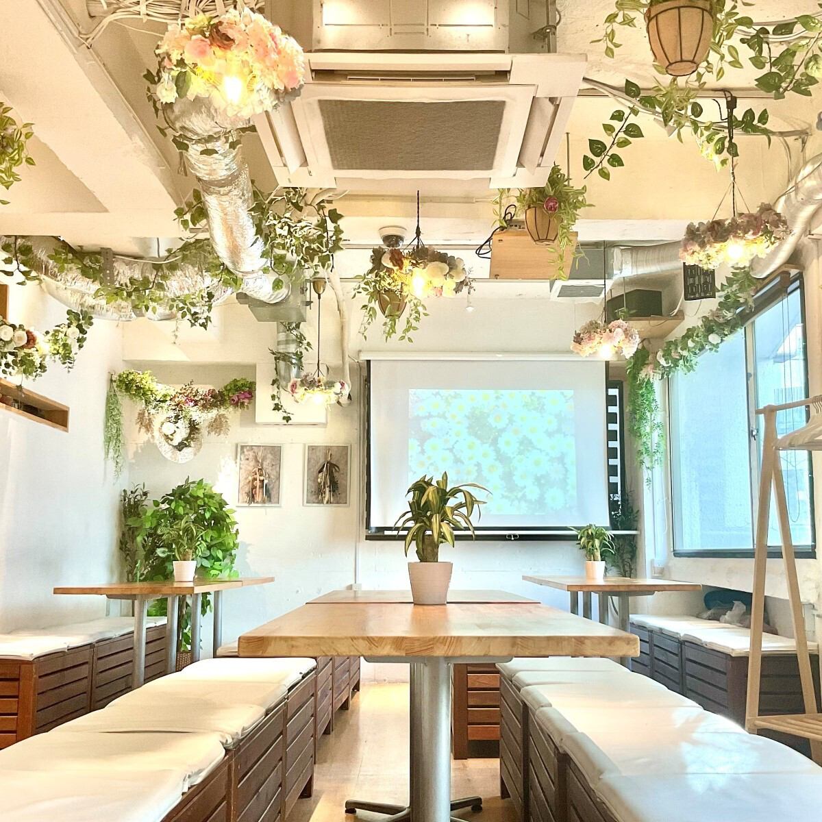 渋谷ガーデンルーム3Ｆ〈着席36名/立食45名〉渋谷ガーデンルーム4Ｆ〈着席32名/立食40名〉渋谷駅チカの貸切パーティー&忘年会が楽しめるお店♫