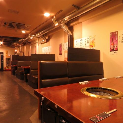 店内35席、貸切25名～！